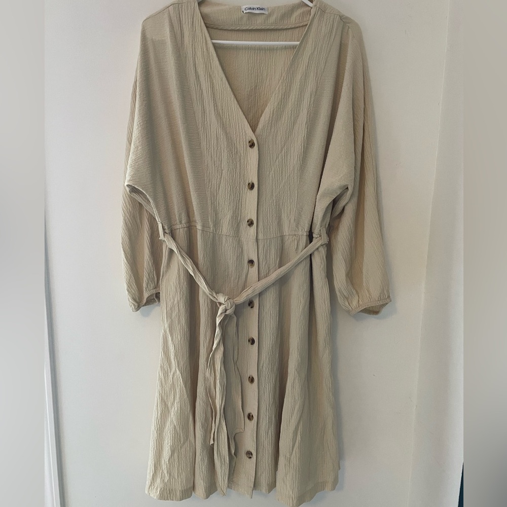 Calvin Klein dress size 10 cream color with belt knee length